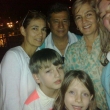 Con Wiliem y su buena familia después de acabar el crucero con la cena en barco de Praga de noche el 2 / 8 / 2015