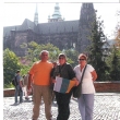 Con clientes en el Castillo de Praga septiembre 2008. Los clientes quienes estuvieron en Praga la primera semana de septiembre de este a�o y hicieron para m� una cosa enorme - me mandaron un regalo muy personal, por eso les doy la gracias muy grandes, se 