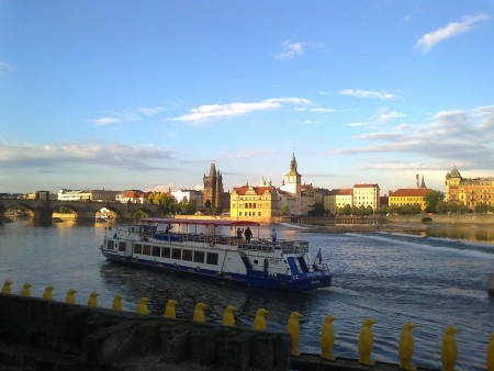 PASEO ROMÁNTICO EN BARCO